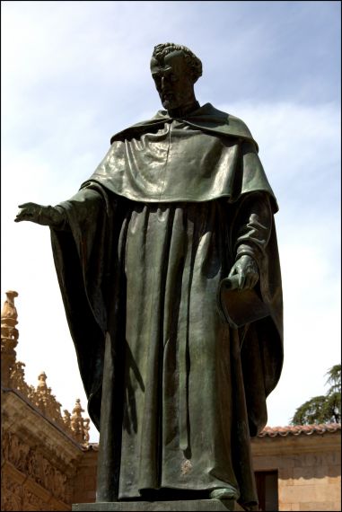 8 Estatua de Fray Luis de León (foto de José Amador Martín)