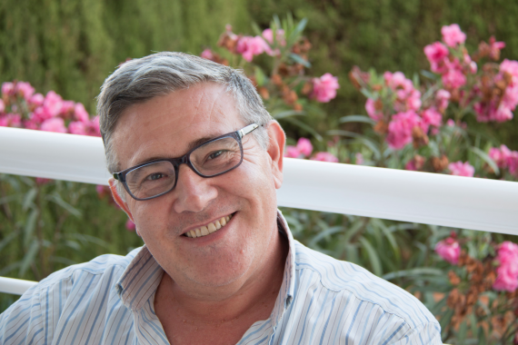 1 El poeta José Antonio Sáez