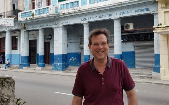 1 El poeta tunecino Ahmad Zaabar, en La Habana