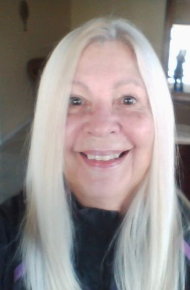 1 La poeta Aimée G. Bolaños