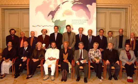 1 Poetas invitados a la Cumbre Poética Iberoamericana, en el Salón de Recepciones del Ayuntamiento de Salamanca