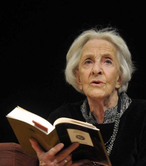 3 Ida Vitale con su Poesía reunida