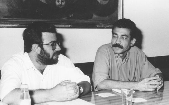 11 Alecart presentando una lectura de poemas de León de la Hoz, en la Cátedra de Poética Fray Luis de León (foto de Jacqueline Alencar)