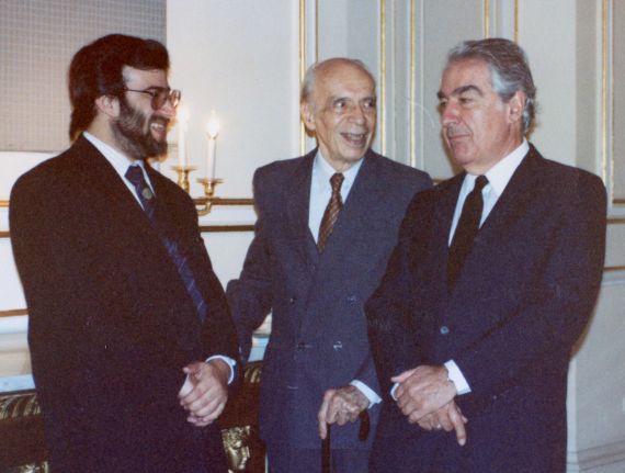 4A A. P. Alencart, Emilio Adolfo Westphalen y Álvaro Mutis (Palacio Real de Madrid, 1991, foto de Jacqueline Alencar)