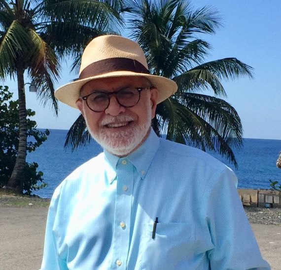 9 El poeta y ensayista David Cortés Cabán