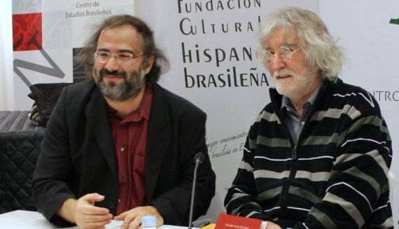 11 A. P. Alencart y Álvaro Alves de Faría en el Centro de Estudios Brasileños de la Universidad de Salamanca (Foto de Jacqueline Alencar)