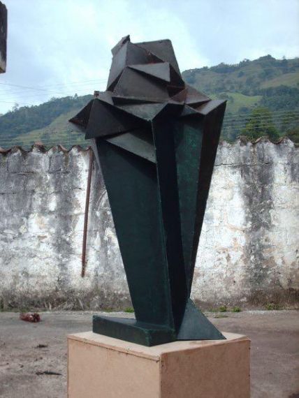 3 Copa ceremonial. medidas. 0.55 x 0.25 x 0.35 mts . 2014