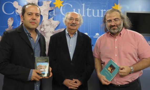 2 Rodríguez, Colinas y Alencart, con los dos libros de Verbum