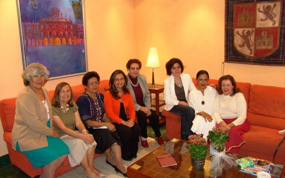 8 Adeleide, Ana Ilce, Soraya, Julieta, Jacqueline, María José...