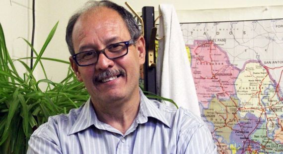 1 El poeta salvadoreño Sergio Inestrosa