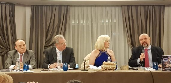 3 Octavio Uña, Jaime Siles, Sol de Diego y B. Cañada, en la presentación del libro. Foto de Adriana Zapisek