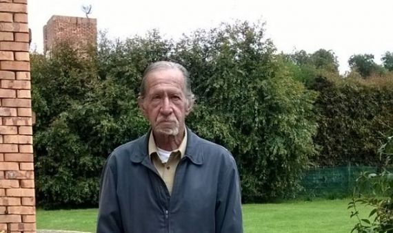 1 El poeta Jaime García Maffla en su casa de Guaymaral